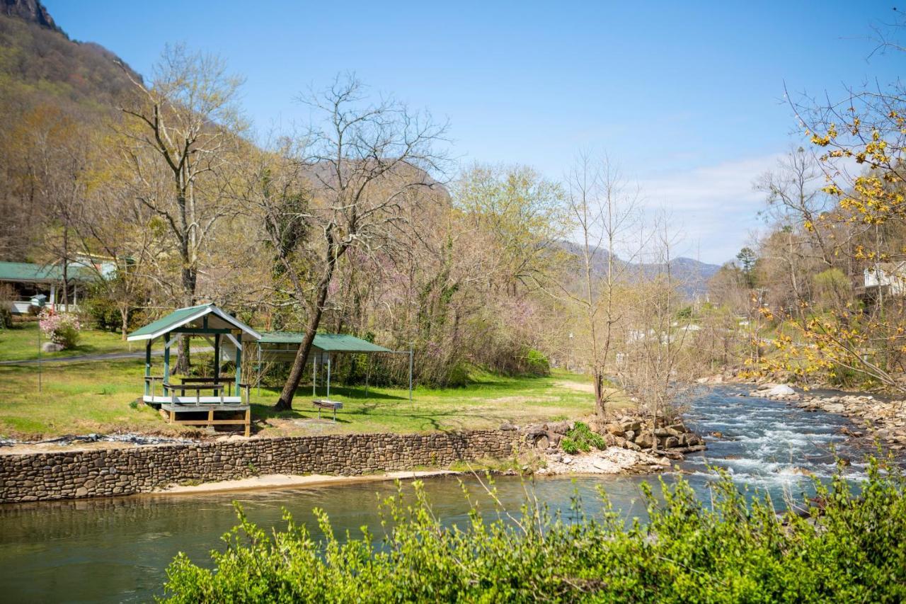 The Chimney Rock Inn & Cottages Bagian luar foto