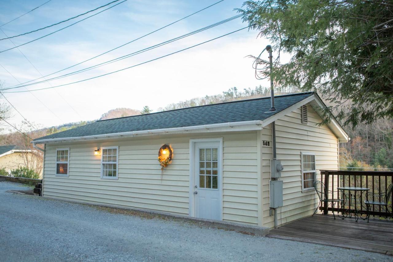 The Chimney Rock Inn & Cottages Bagian luar foto